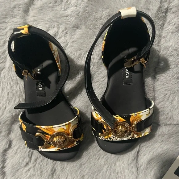 Versace Sandals toddler - Picture 6 of 8